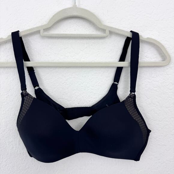 Warners Womens Wireless Bra Size 36A Molded Cup Minimal Lace Black - Picture 1 of 4